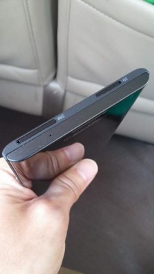 BlackBerry Venice - SIM kart ve SD kart Yerleri